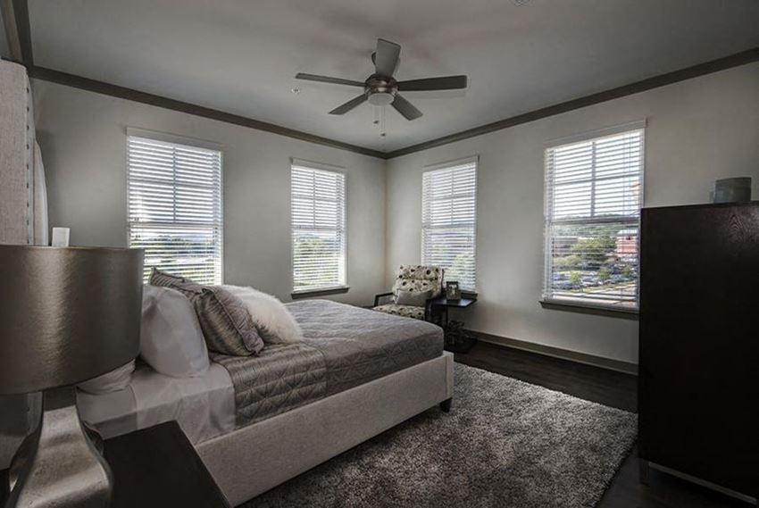 Tapestry At Brentwood Town Center Apartments, 400 Centerview Dr